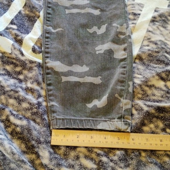 William Rast Camouflage Skinny Jeans 32 - Picture 2 of 12
